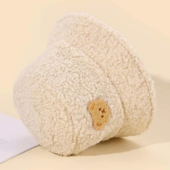 *NWOT!* Cute Bear Embroidered Bucket Hat - Picture 4 of 11